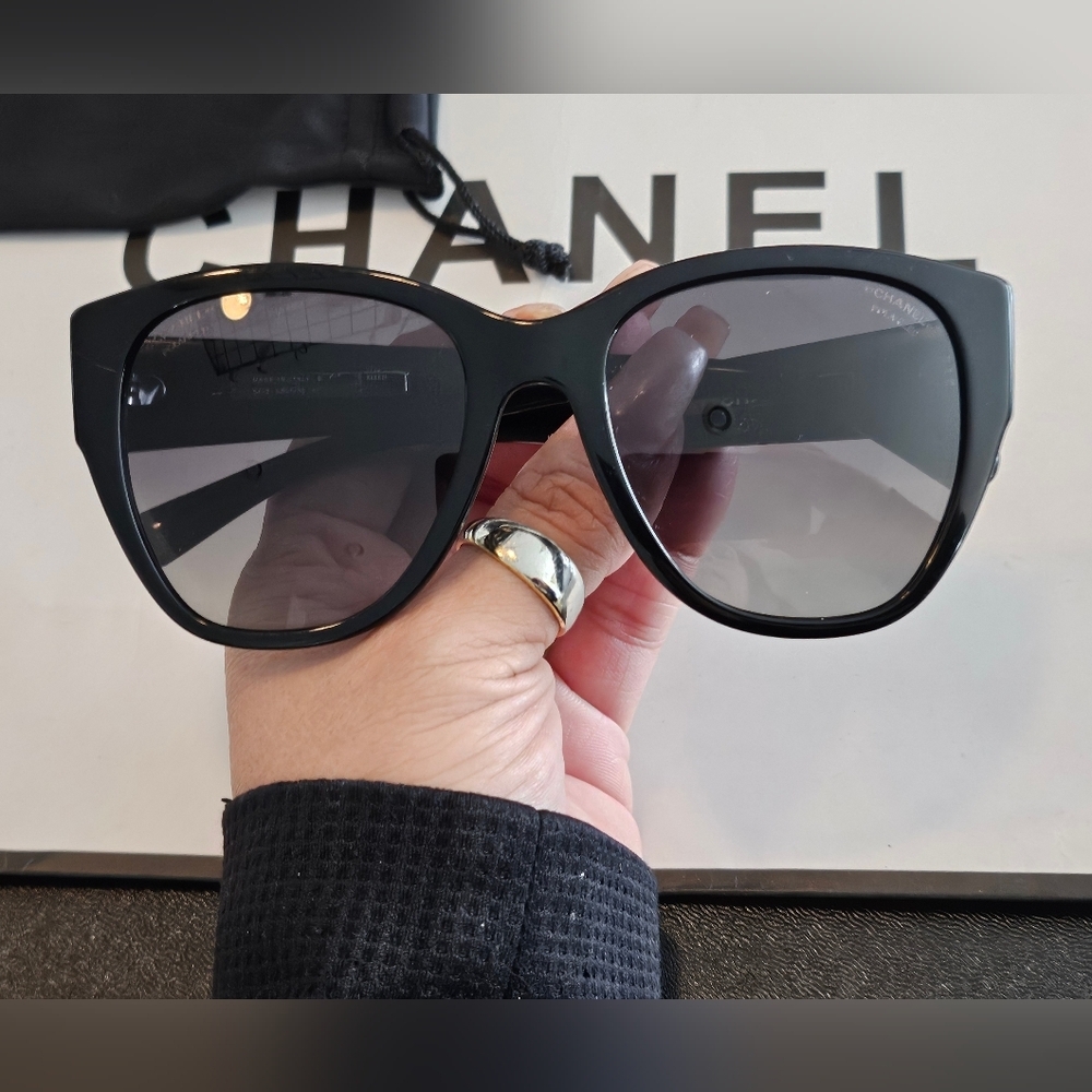 Authentic Chanel 5412 501/SC Black Women's Oversized Cat Eye Sunglasses Italy. - Picture 12 of 12